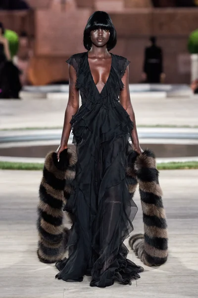 Look 28